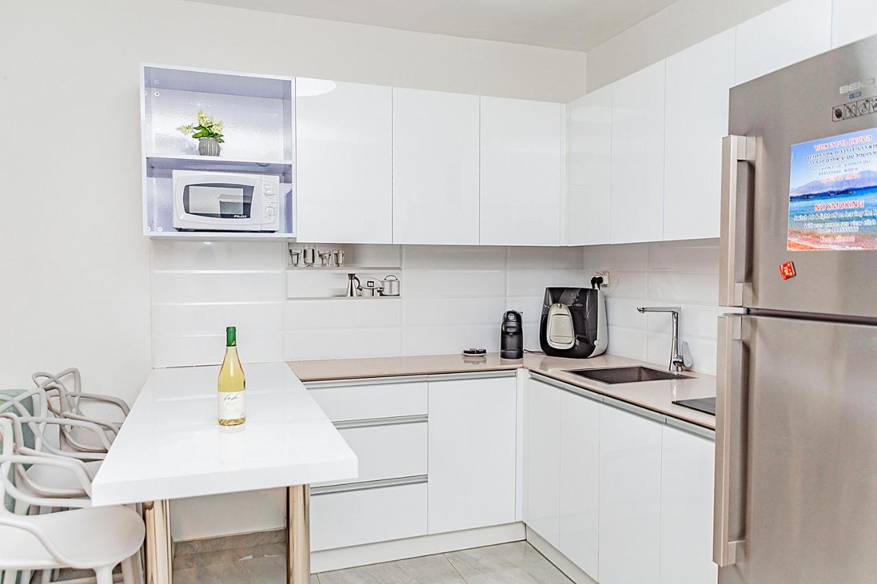 Apartment דירת גן פונה לבריכה - Pool Garden View *