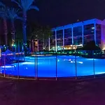 דירת גן פונה לבריכה - Pool Garden View Eilat