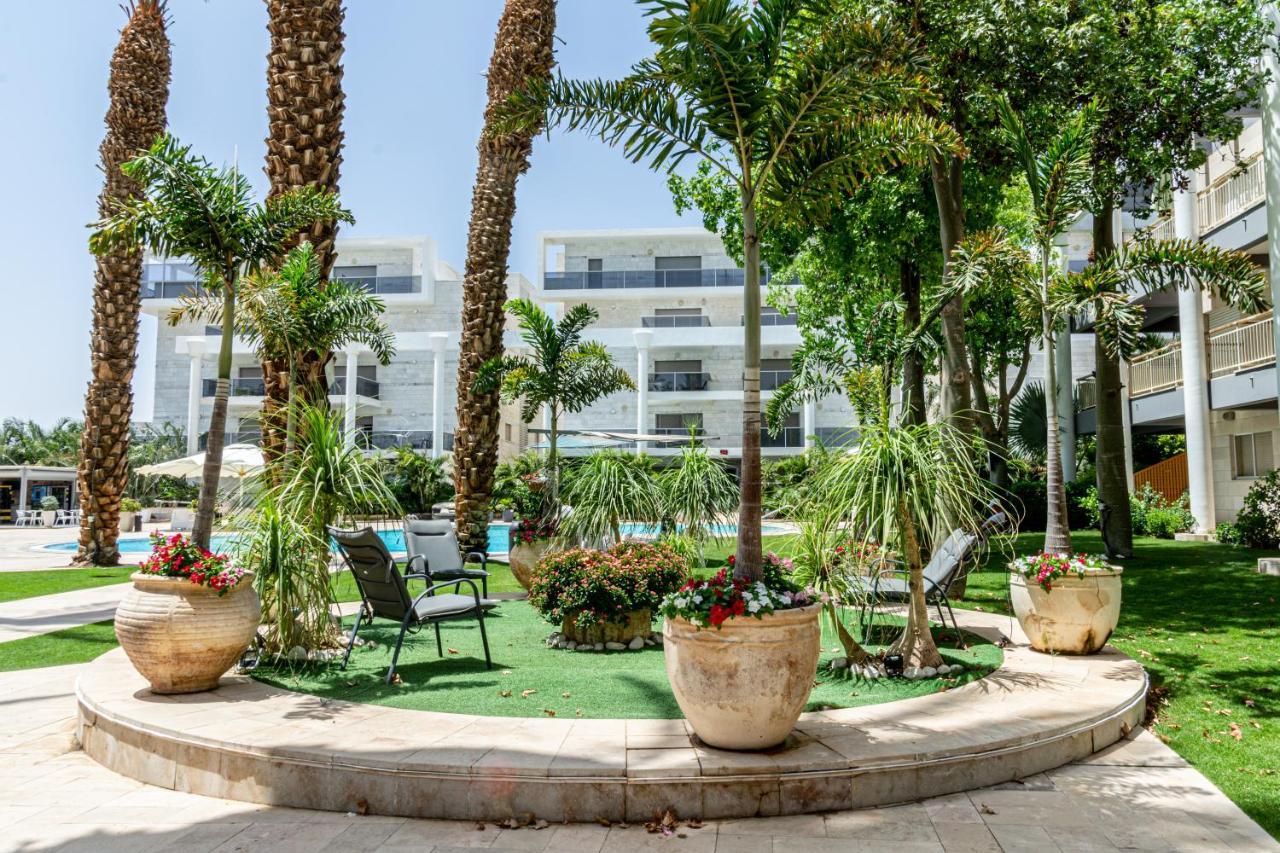 דירת גן פונה לבריכה - Pool Garden View Apartment Eilat