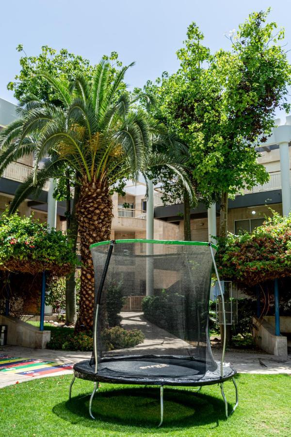 Apartment דירת גן פונה לבריכה - Pool Garden View Eilat