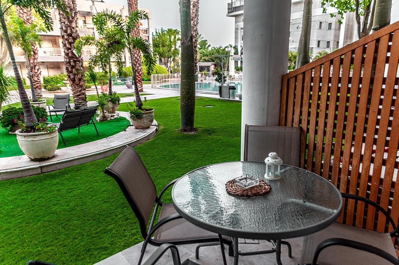 Apartment דירת גן פונה לבריכה - Pool Garden View *