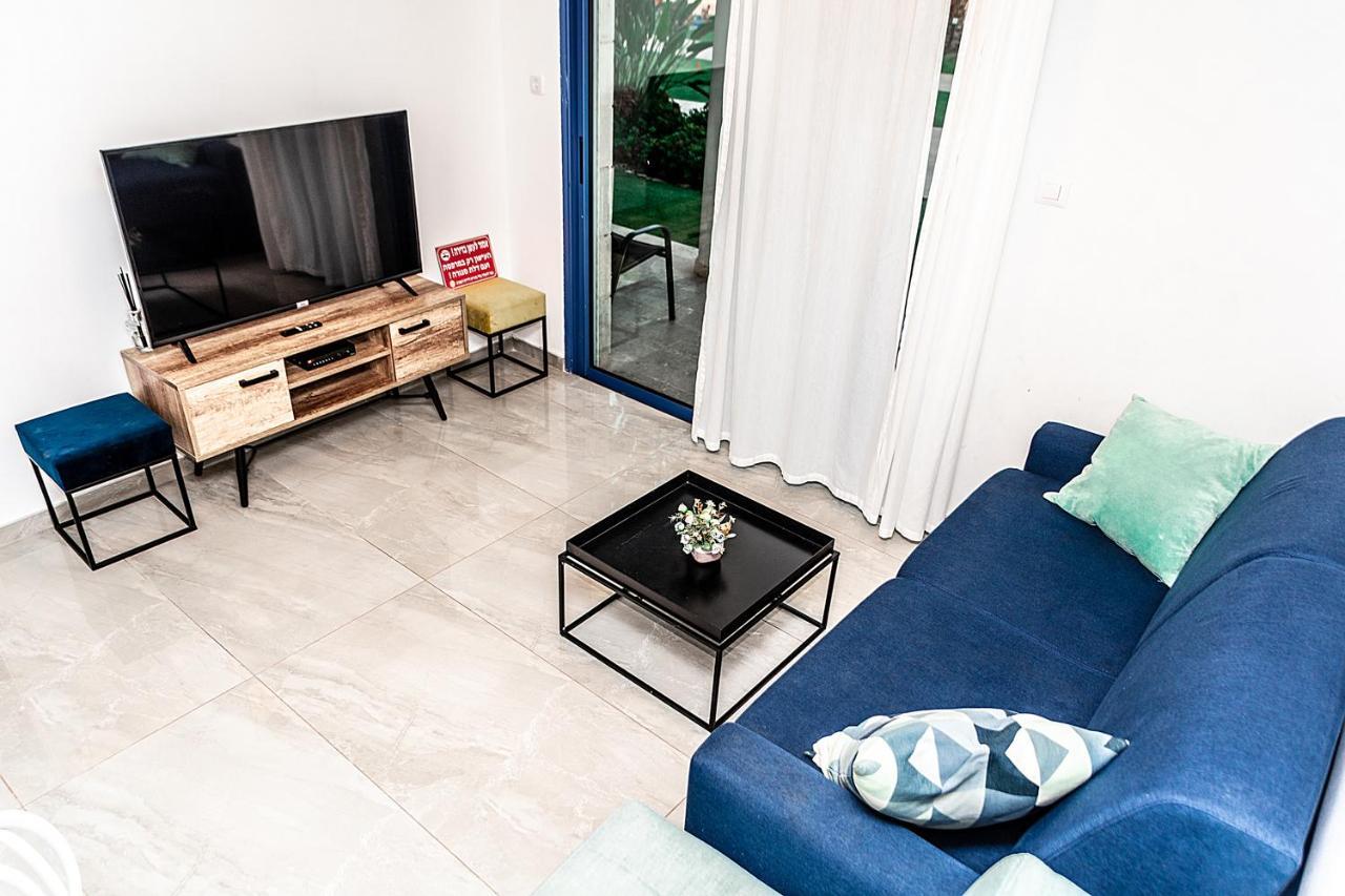 דירת גן פונה לבריכה - Pool Garden View Apartment Eilat
