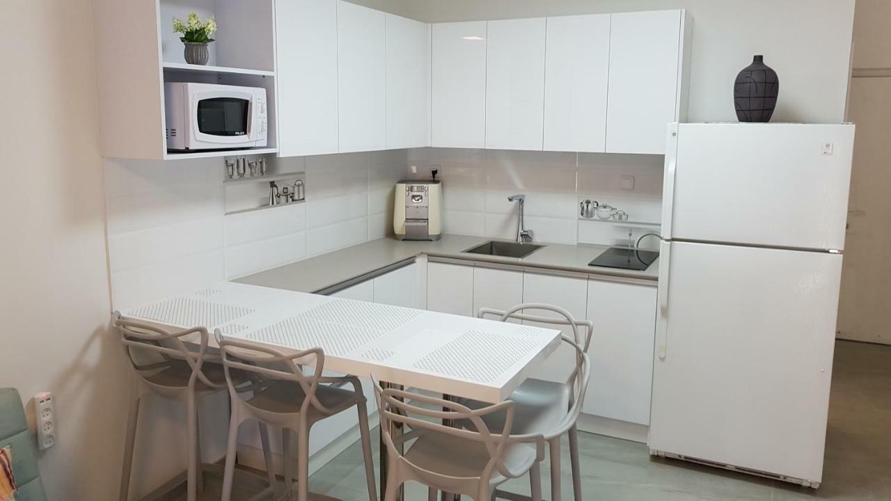 דירת גן פונה לבריכה - Pool Garden View Apartment